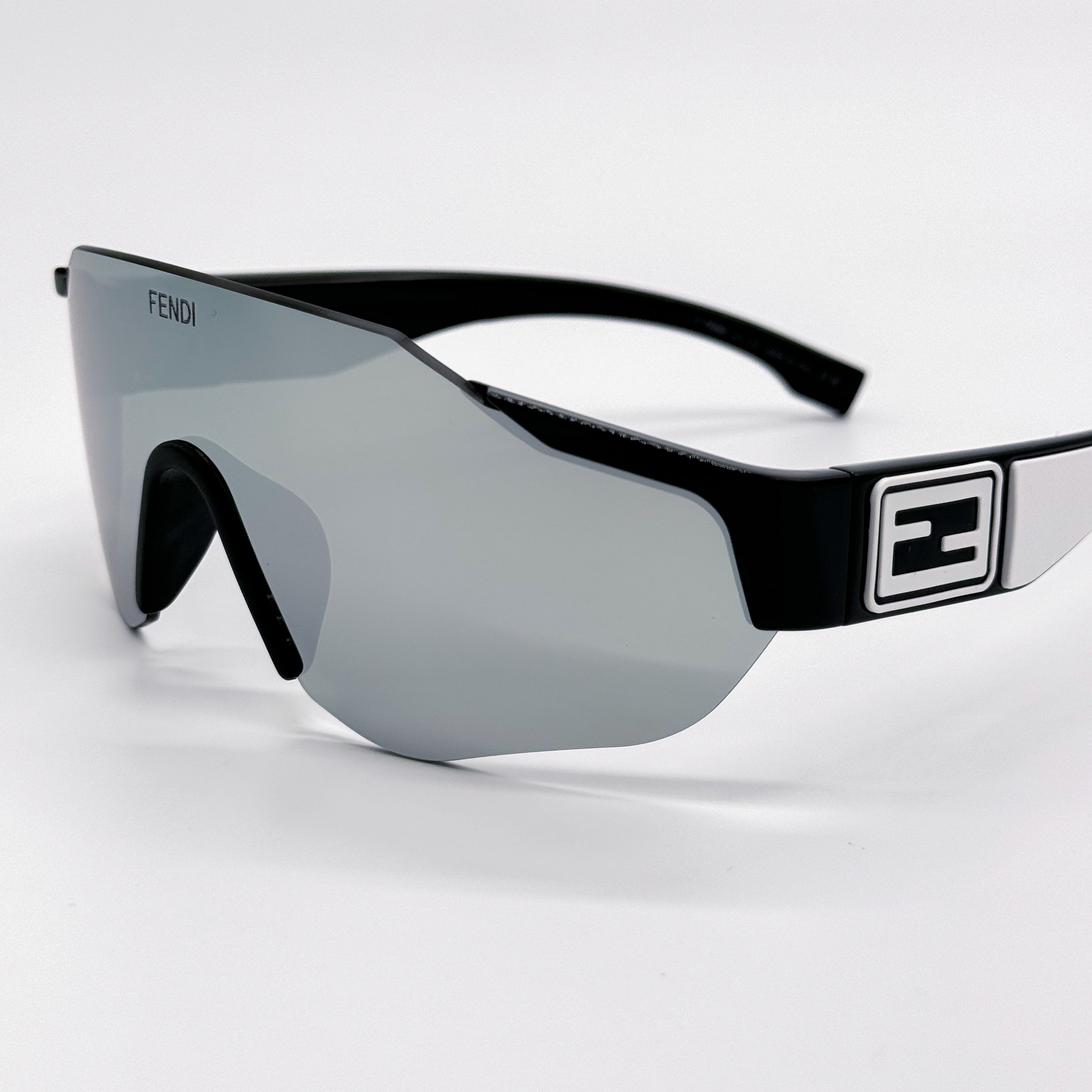 FENDI FE40088U-Y 01C