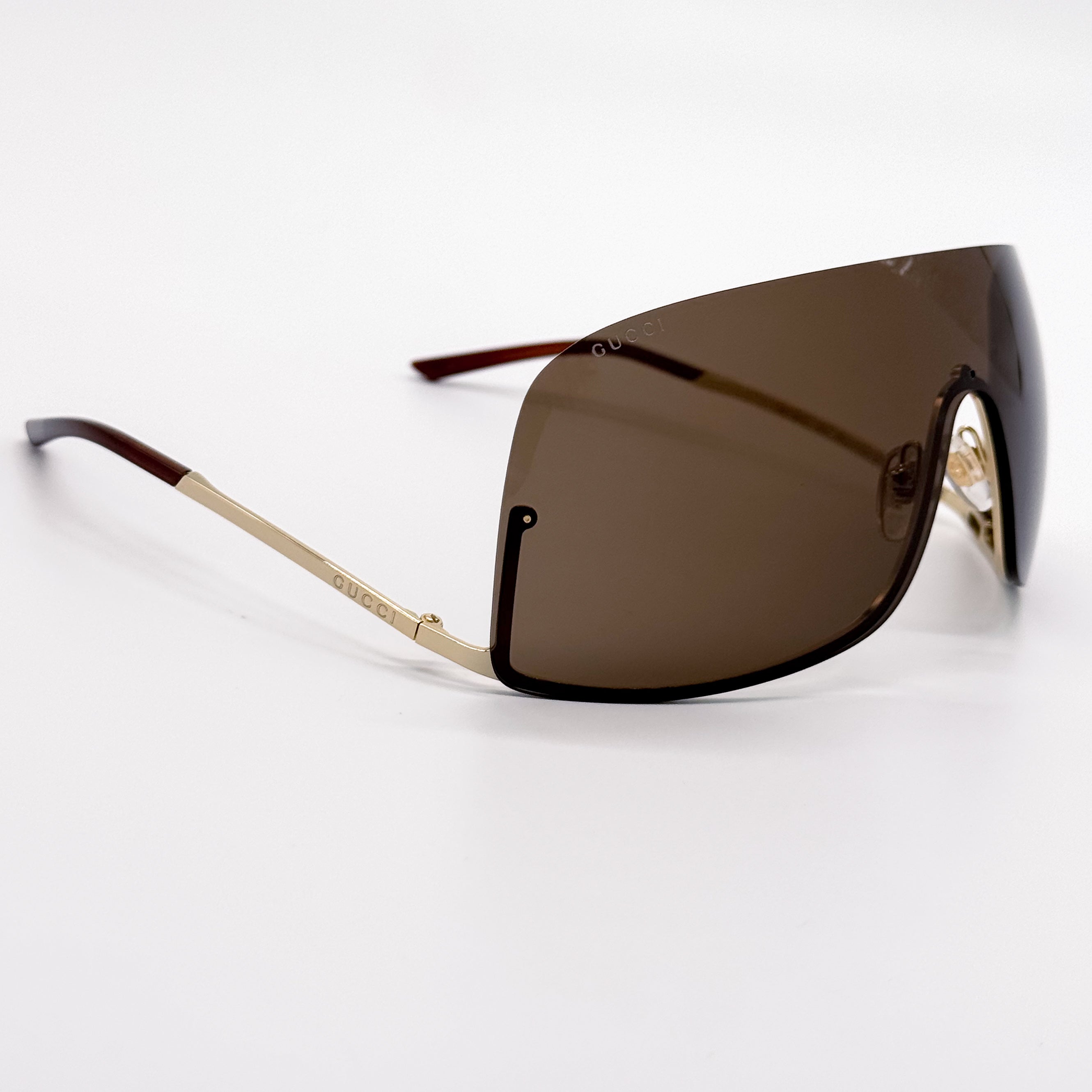 GUCCI GG1560S 002