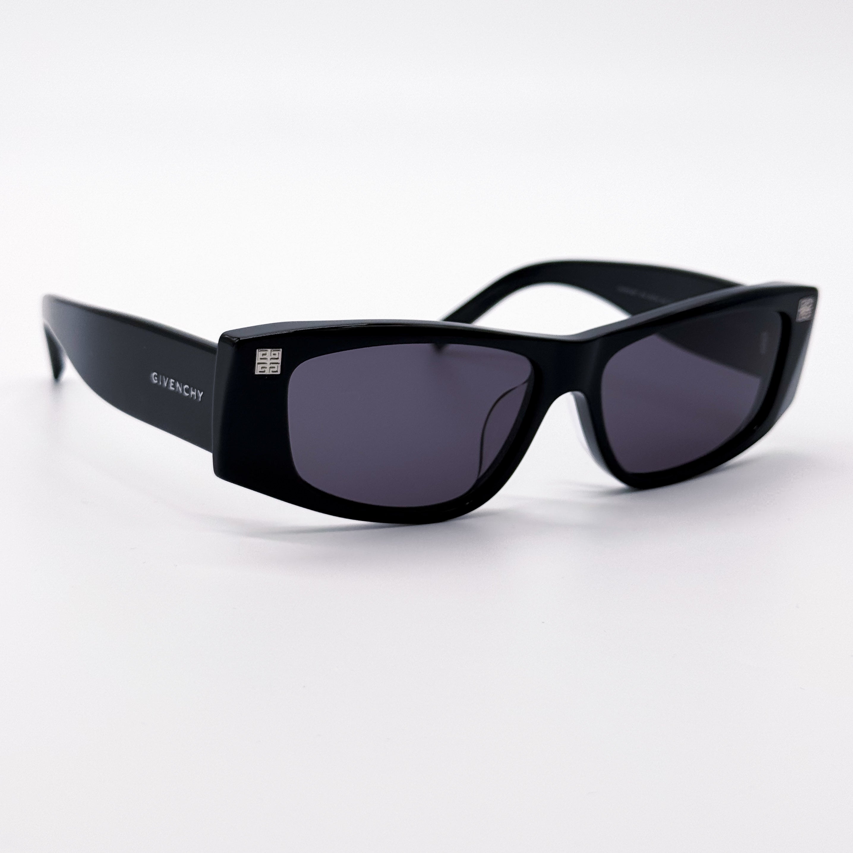 GIVENCHY GV40048F 01A
