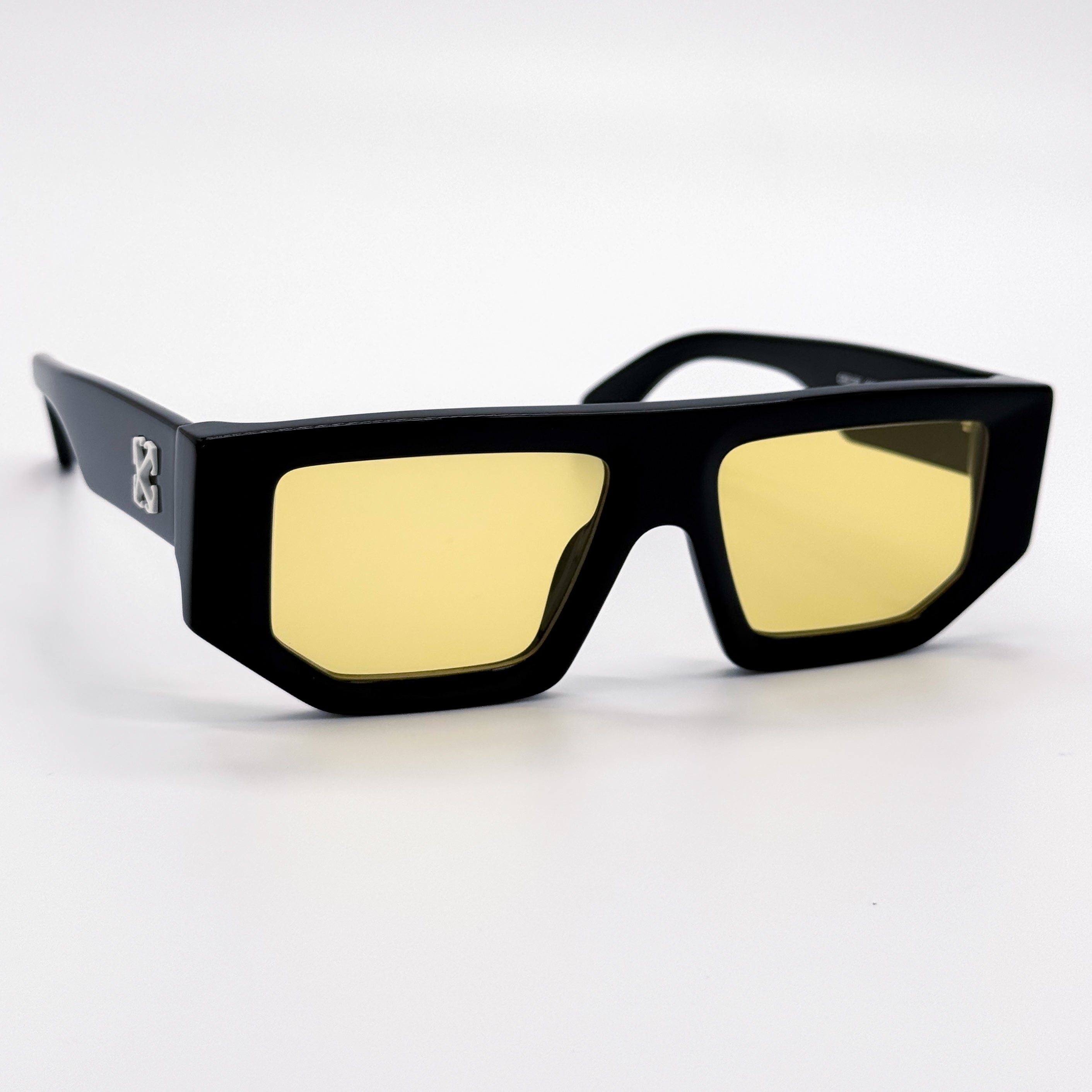 OFF-WHITE OERI13F VANCOUVER 1018