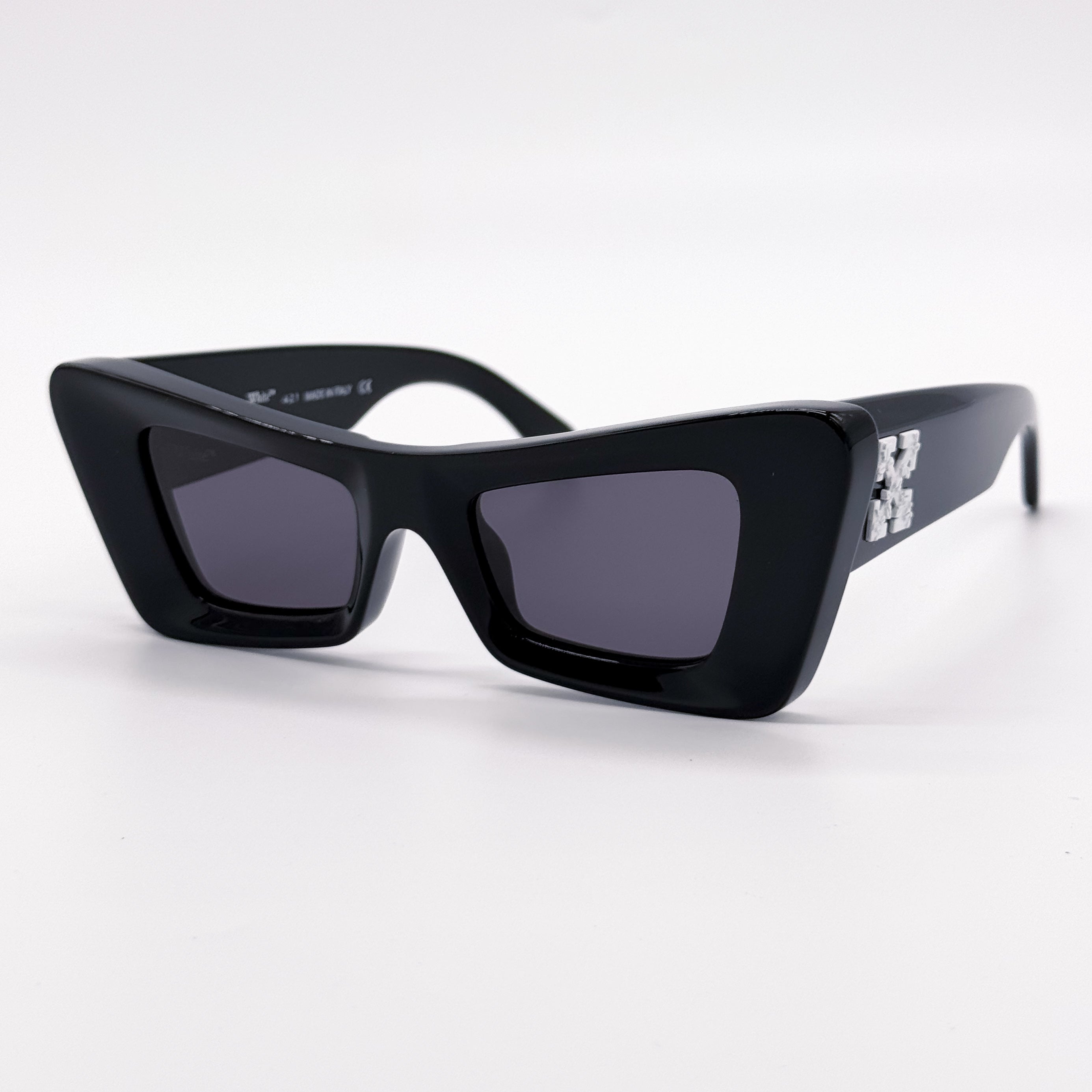 OFF-WHITE ACCRA BLACK
