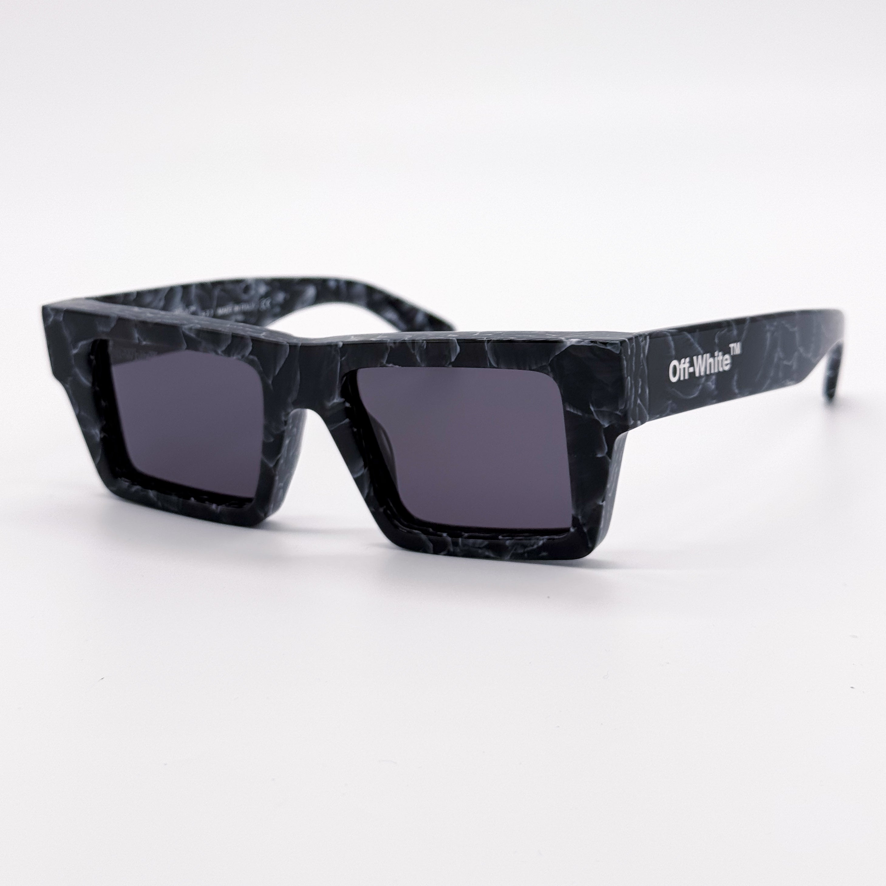 OFF-WHITE NASSAU BLACK MARBLE