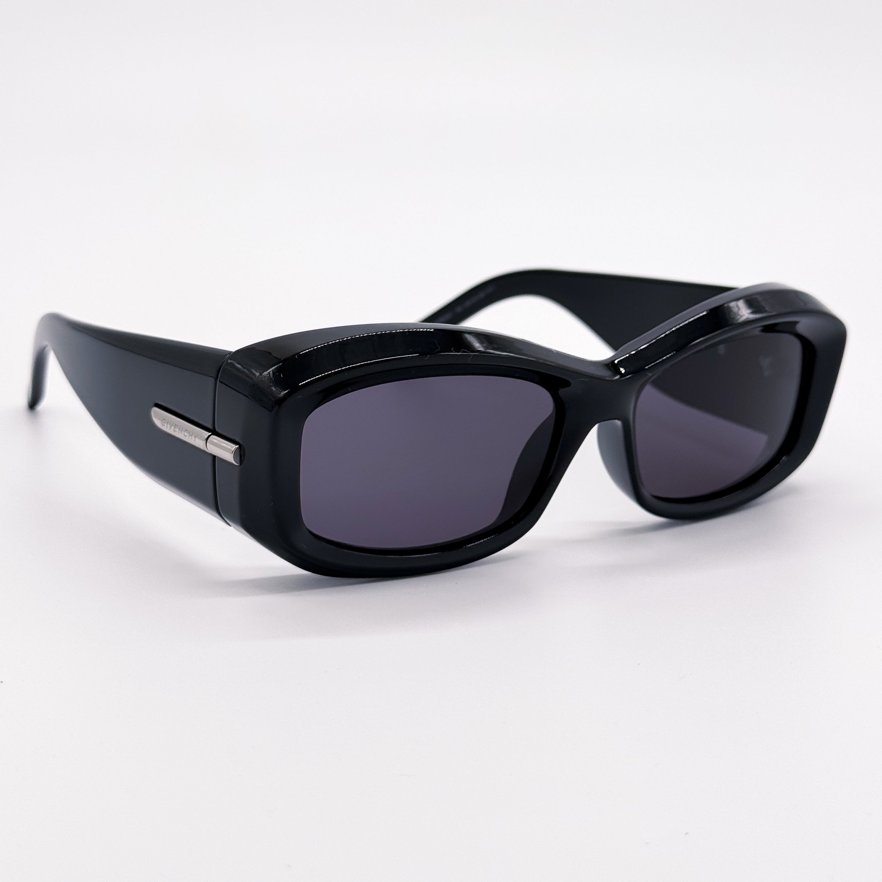 GIVENCHY GV40044U 01A
