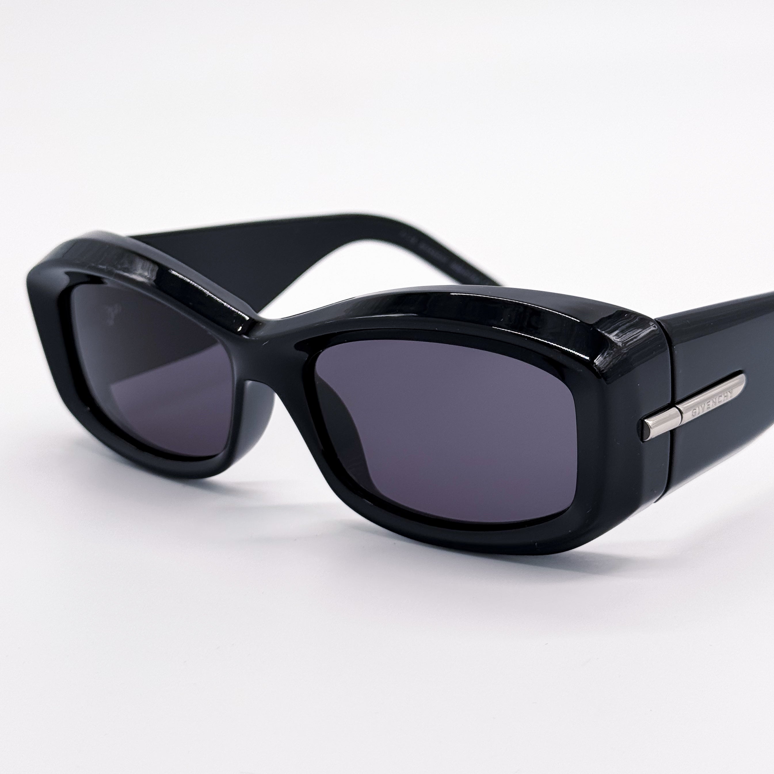 GIVENCHY GV40044U 01A